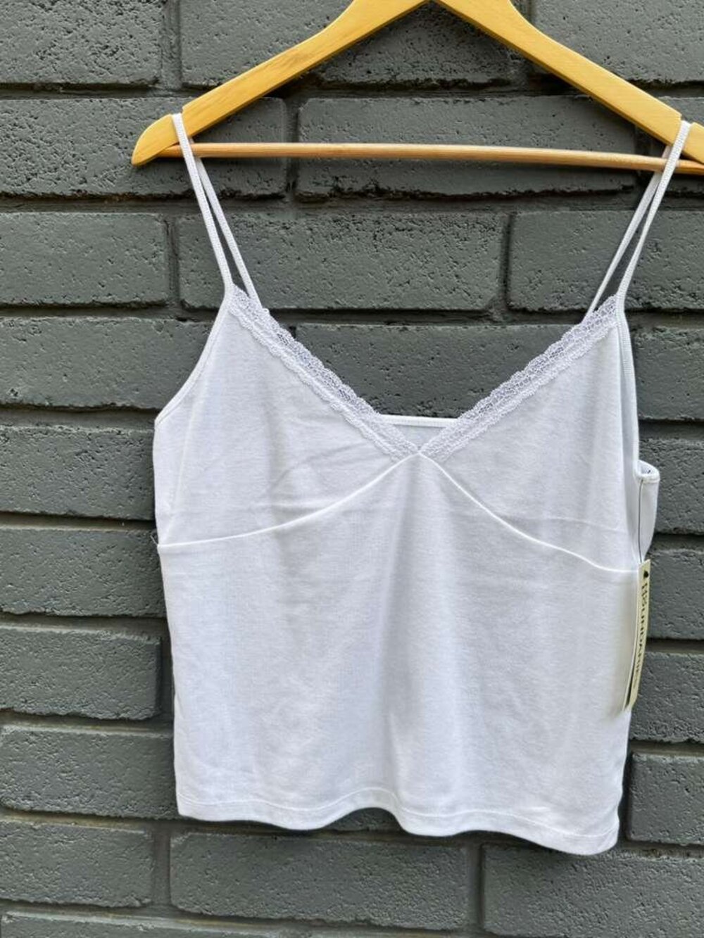 No Boundaries Women's Lace Trim V-Neck Cami Tank Top Adjustable Strap L  XL XXL